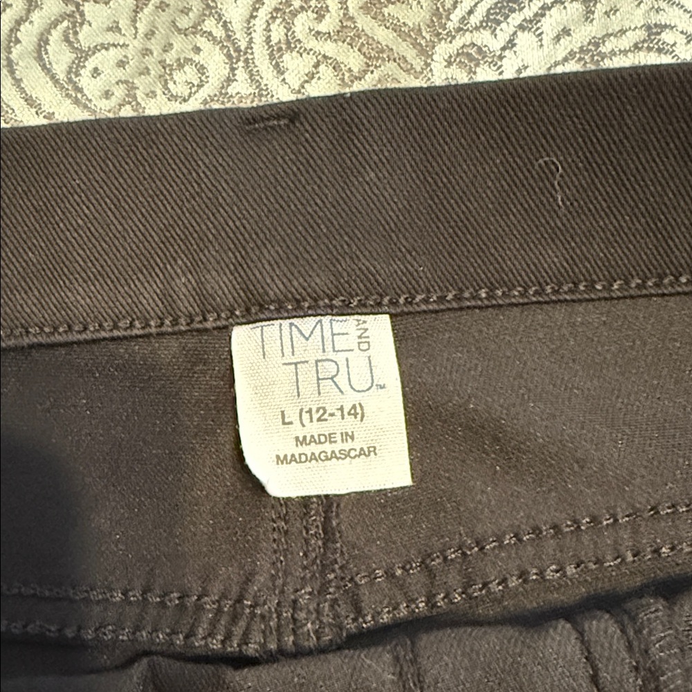 Time and Tru Black Jegging Pants - Picture 2 of 3